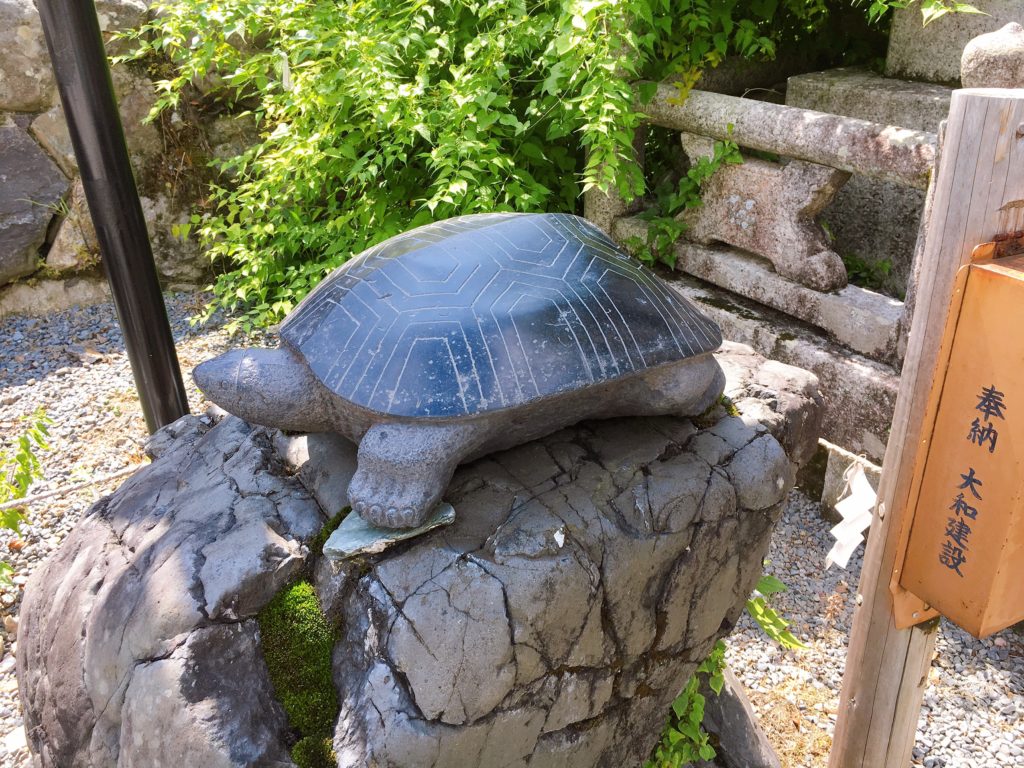 松尾大社 撫で亀