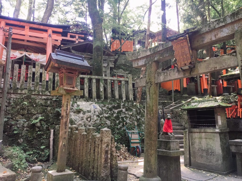 稲荷山 お塚