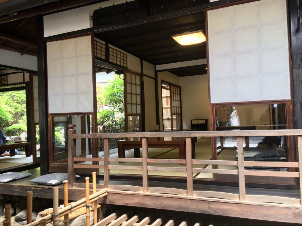 一和 あぶり餅 店内