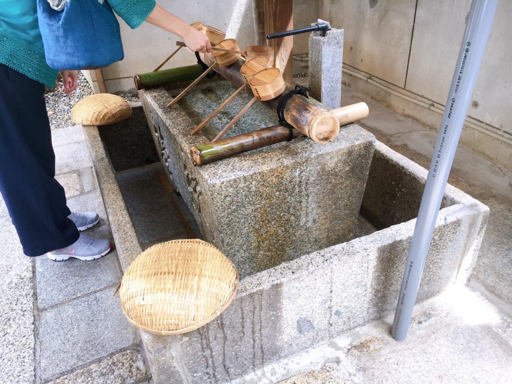 御金神社　手水舎