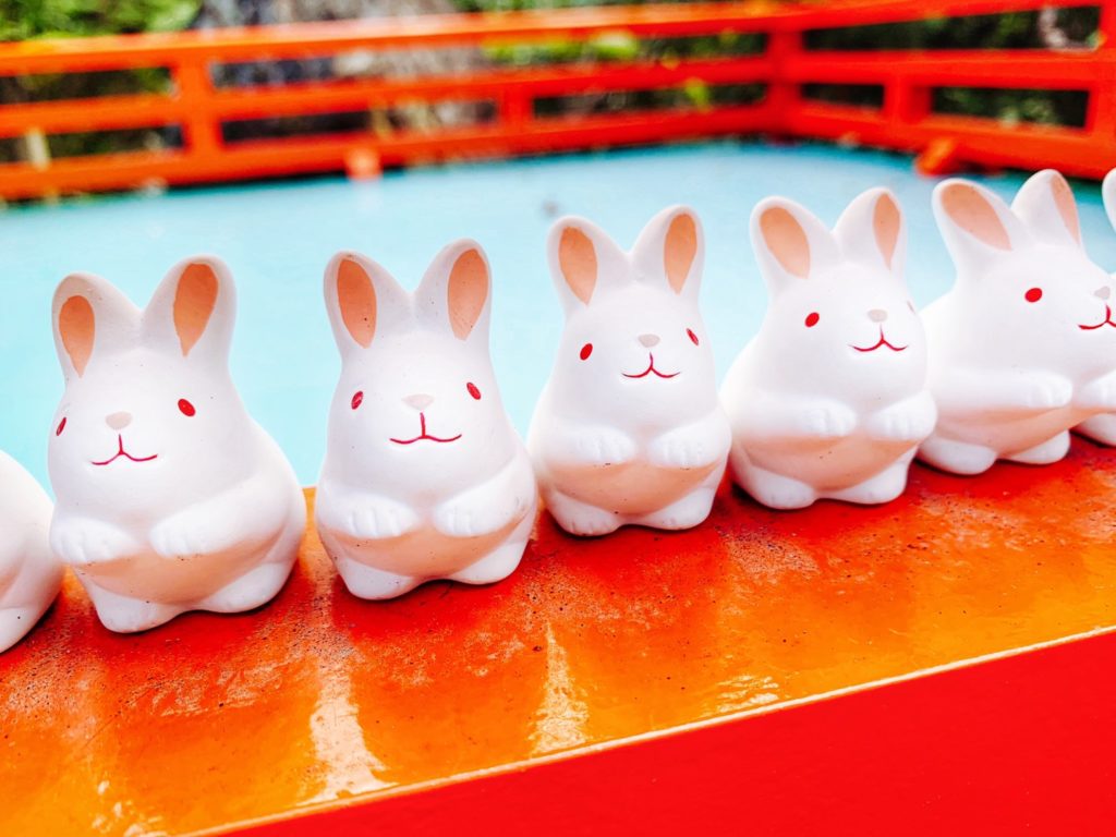 岡崎神社(京都)にはうさぎの置物があるの？人気のうさぎみくじやお守りの種類・値段も紹介！